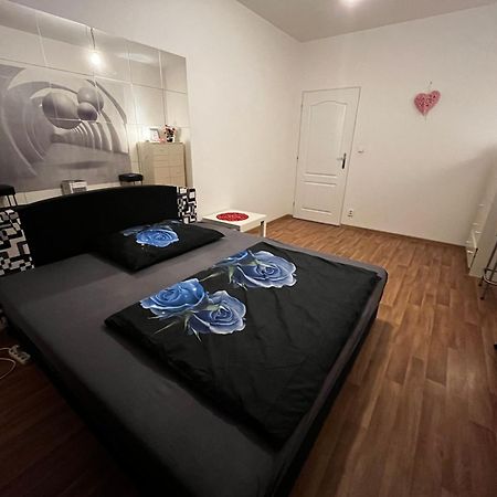Monfas Apartment Garden City 布拉格 外观 照片